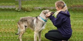 Hannah giving Raha a hug